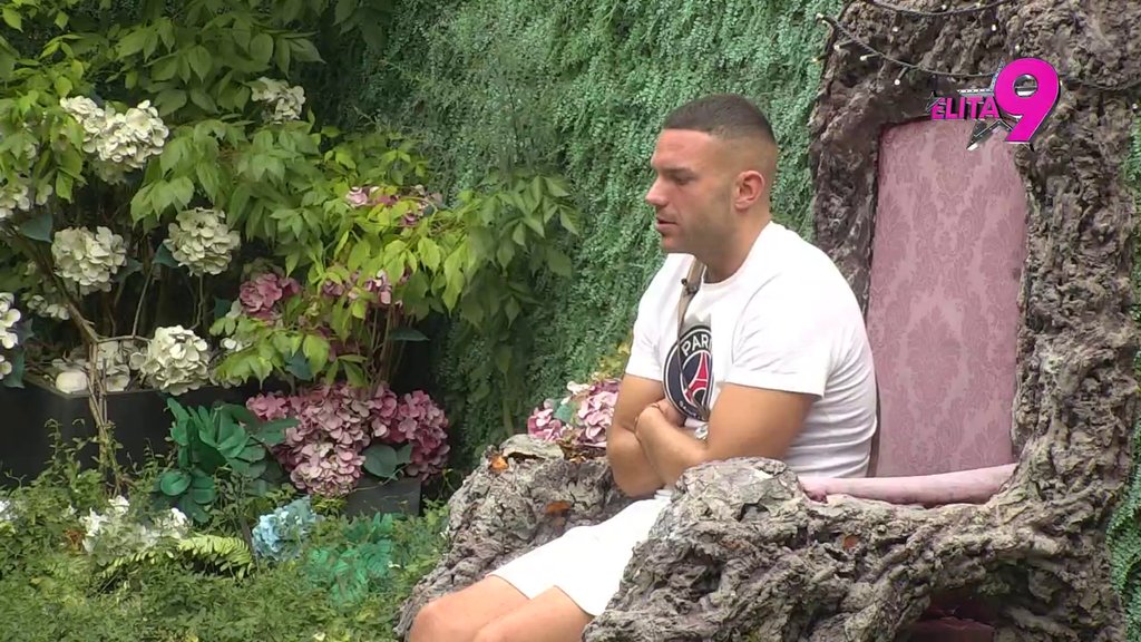 Pogrešio bih da sam bio njeno hrabro srce! Anđelo se potpuno ogradio od Stanije: Nije ona devojka sa kojom bih bio! (VIDEO)