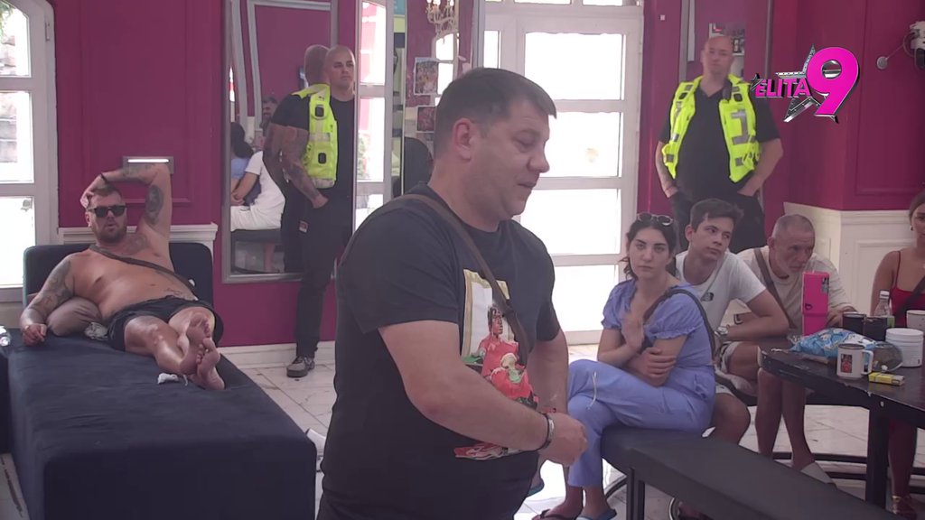 Plačeš zbog dece, a 10 godina nisi ništa promenio! Ivan osuđen kao nikad zbog odnosa sa sinom i ćerkom, ne može nikako da se iščupa: Birao je da ne bude otac! (VIDEO)