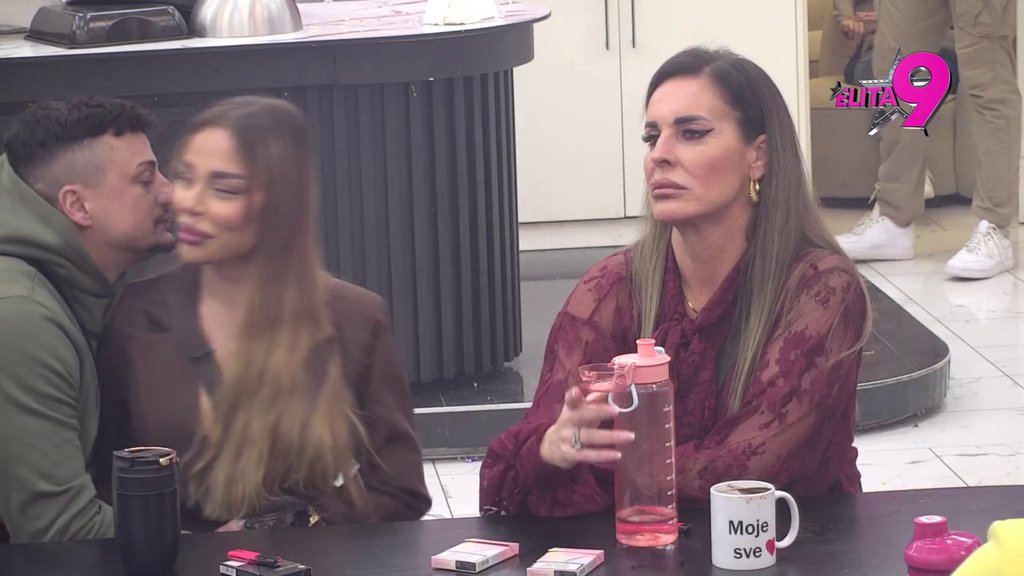 BRITKA SABLJA: Ivan osudio Janjuša jer je Kačavendi okrenuo leđa, pa detaljno izanalizirao njen odnos sa Anđelom! (VIDEO)