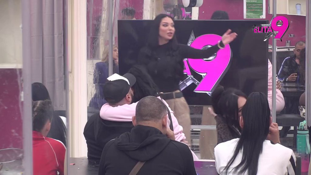 ONI PRAVE VOAJERE OD NAS! Stanija oplela po Asminu i Maji zbog intimnih odnosa: On peca žene na dete!  (VIDEO)