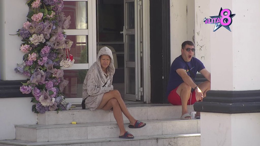 Žestoka pljuvačina: Uroš i Ivan udružili snage i brutalno opleli po Anđeli, ubeđeni da je u dubini duše nesrećna! (VIDEO)