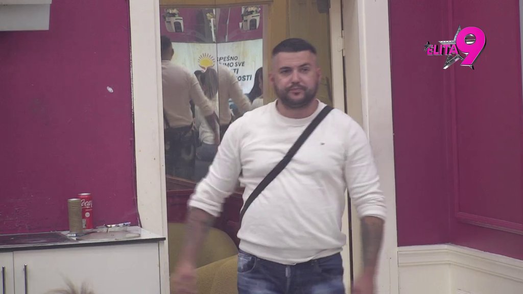 PERE SVOJE PROŠLE IZBORE, DA BI SE DODVORIO MAJI?! Asmin uložio silne napore da se opere od prošlih izbora, ona ga stavila na stub srama: AKO LEGNEŠ SA NEKIM ISPOD POKRIVAČA... (VIDEO)