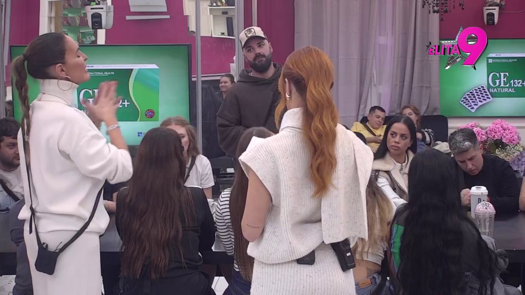 METEŽ U BELOJ KUĆI! Aneli raspalila RAFAL po Kačavendi, pa joj PREBACILA odnos sa Janjušem! (VIDEO)