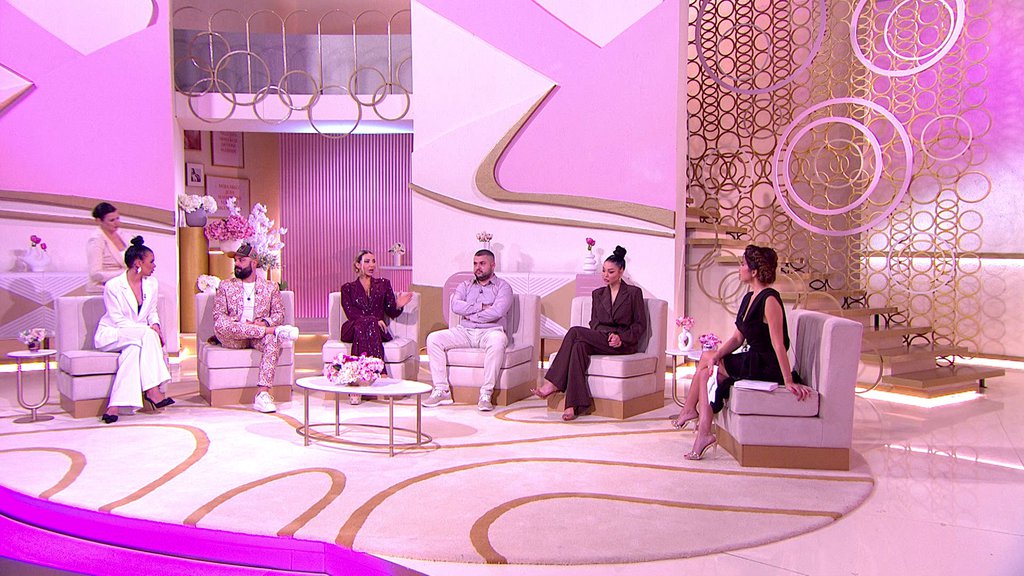 PORED NJEGA SAM SE OSETILA KAO KRALJICA! Aneli Ahmić izdvojila OVOG bivšeg momka kao NAJPAŽLJIVIJEG, pa sa Asminom obrisala pod: Bila sam mu trofej za pokazivanje!