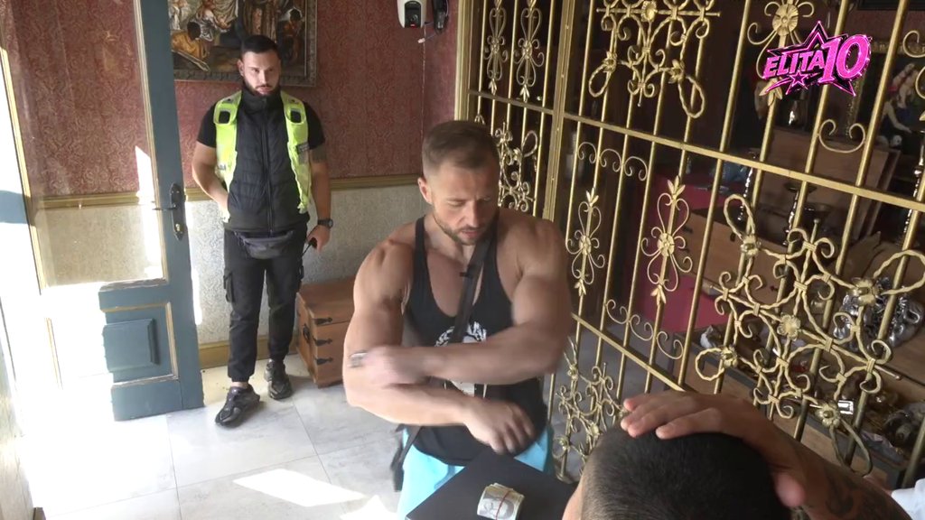 Četristo dinara za Milana Popova: Šopićki otpevao stranu pesmu, pa smislio priču o kašiki i Stoji! (VIDEO)