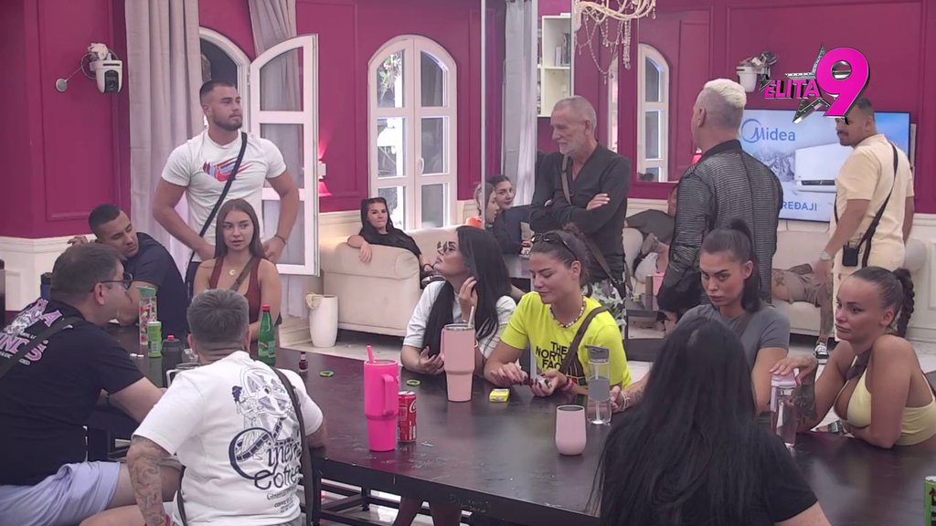 Nikad ne bih abortirala! Mina Vrbaški sumnja da je u drugom stanju!? Svima popadale vilice (VIDEO)