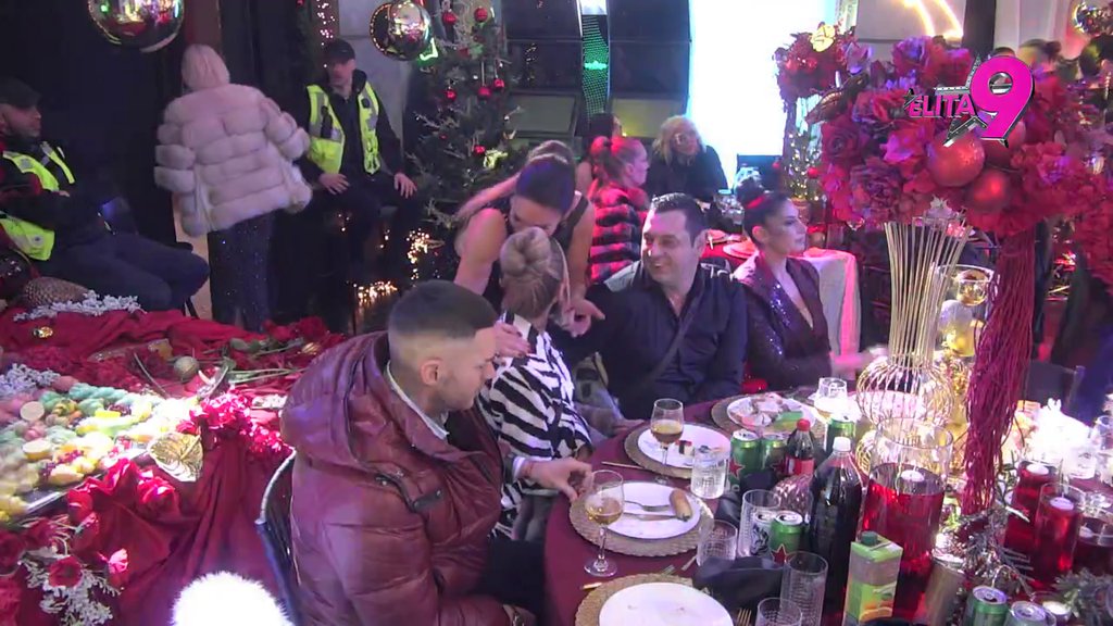 Noć pomirenja: Kačavenda prišla Aneli i čestitala joj Novu godinu, pao i poljubac! (VIDEO)