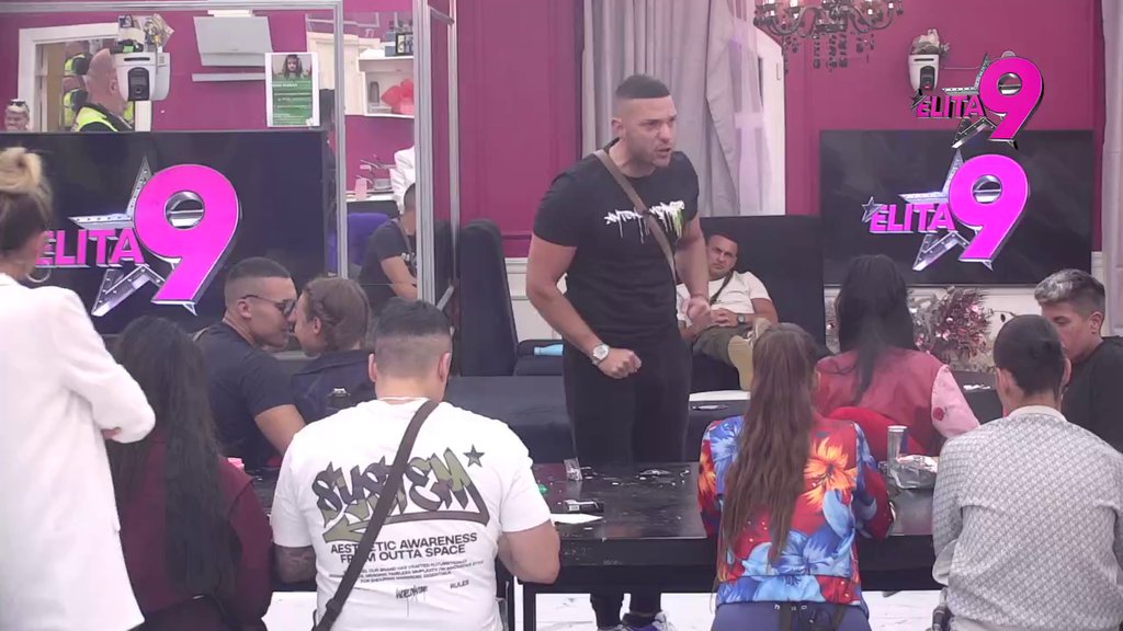 ANĐELO JE DEVOJČICA ZA ASMINA: Stanija izjavom ŠOKIRALA sve, istakla da bi samo Car PORED NJE mogao da izbaci Durdžića iz takta! (VIDEO)