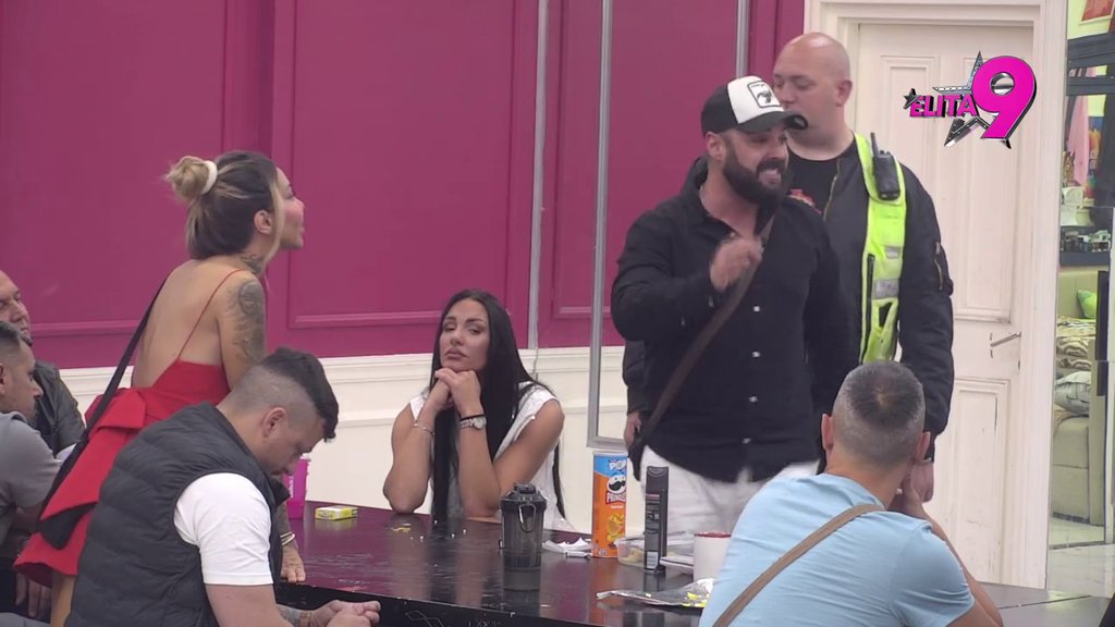 Rat se nastavlja! Luka pokušava na sve načine da ukanali Daču, Anđelo žestoko opleo po Aniti: Ona mu daje zeleno svetlo (VIDEO)