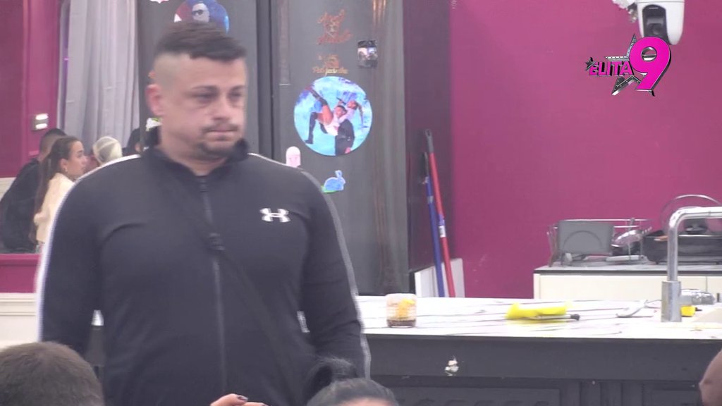 OSEĆAM SE PONIŽENO I ZGAŽENO: Terza se ovim rečima oprostio od veze sa Sofijom, pogledao je u oči i poručio da se lažima prilepila za samo DNO: TREBA SRAMOTA DA TE BUDE... (VIDEO)