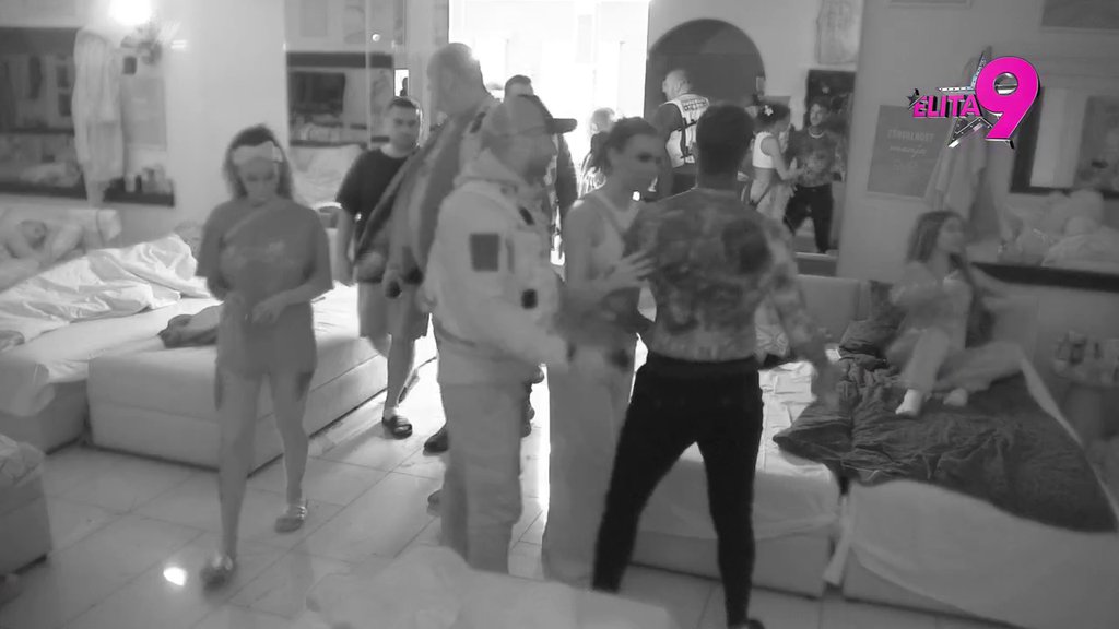 Borba titana: Bebica i Đukić se bore oko Teodore, obezbeđenje hitno reagovalo! (VIDEO)