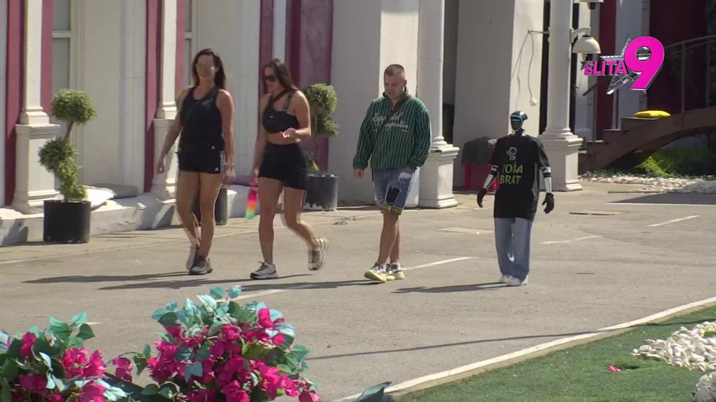 OVO ĆE BITI ZANIMLJIVO! Robot Toša stigao u Elitu, spreman da ih sve razdrma! (VIDEO)