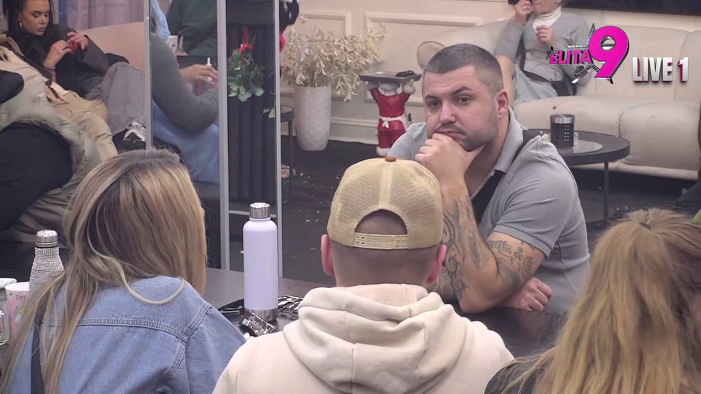 Aktivirao vređalicu: Uroš urnisao Alibabu brutalnim uvredama, pa zgazio i Aneli! (VIDEO)