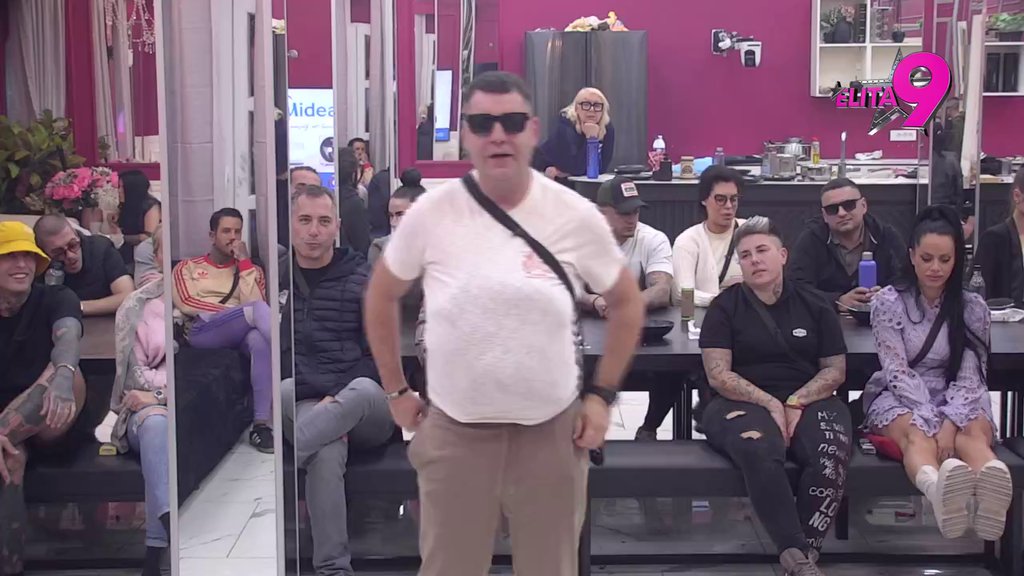 Slavice, svanulo vam je: Zorica Marković demolirala Bebicu zbog flerta Đukića i Teodore, Ivan misli da je ona pomešala ULJE I VODU (VIDEO)
