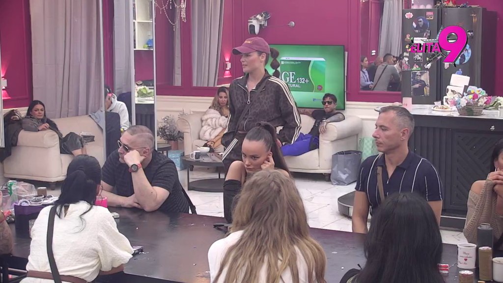 Blam nad blamovima! Bora Santana, kao da ništa nije uradio, izvinjava se Anastasijinoj porodici, Ivan demolirao Đukića (VIDEO)