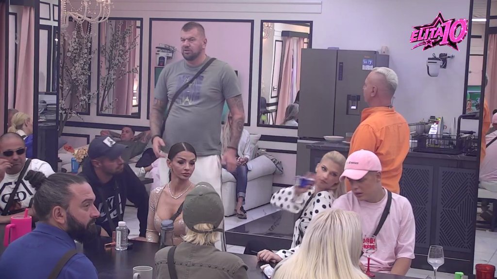 Ništa me ne bi iznenadilo: Janjuš smatra da se Đukić osvetio Aneli, on demantovao sa se dopisivao sa Lukom o njoj! (VIDEO)