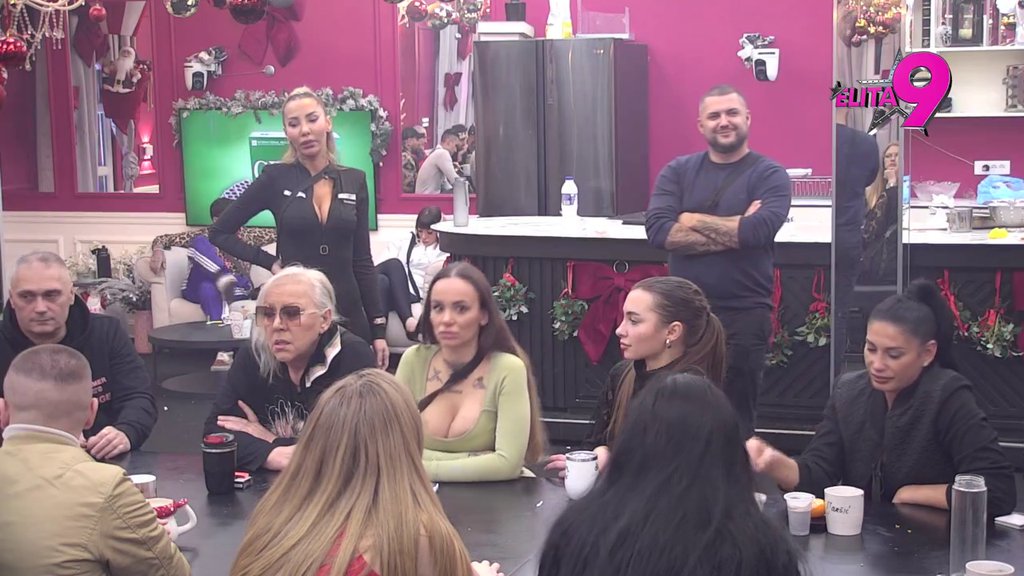 NEĆE SE DESITI NIŠTA MEĐU NAMA: Aneli i Asmin tvrde da odnos neće podići na viši nivo, a osmehe s lica ne skidaju kad su zajedno! (VIDEO)