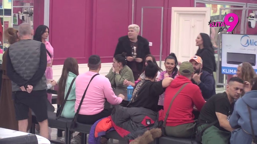 Maja pokušala da POTKAČI Uroša, on je POMEO KAO METLOM: Ne mešam se u tvoju užu specijalnost! (VIDEO)