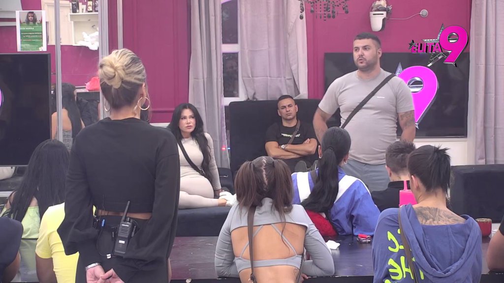 Ako sam loš otac, što je htela da platimo SUROGAT majku?! Asmin udario Staniju ispod pojasa, ona mu odbrusila: Nema očinski osećaj, ako... (VIDEO)