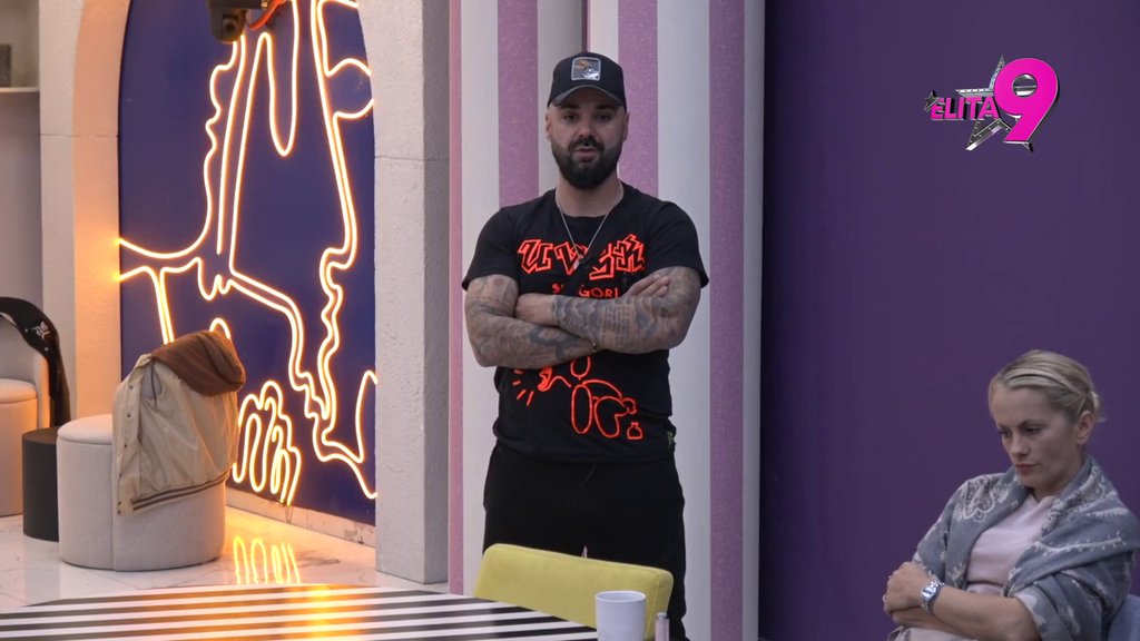 LJUBOMORNA JE NA MENE I ANELI! Luka zaratio sa Kačavendom, na ovo mu neće ostati dužna! (VIDEO)