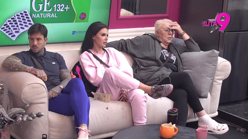 ZALJUBILA SI SE U ASMINA! Aneli ubeđena da je i ova učesnica LUDA ZA ALIBABOM, pravi od svog bivšeg NAJVEĆEG ZAVODNIKA! (VIDEO)