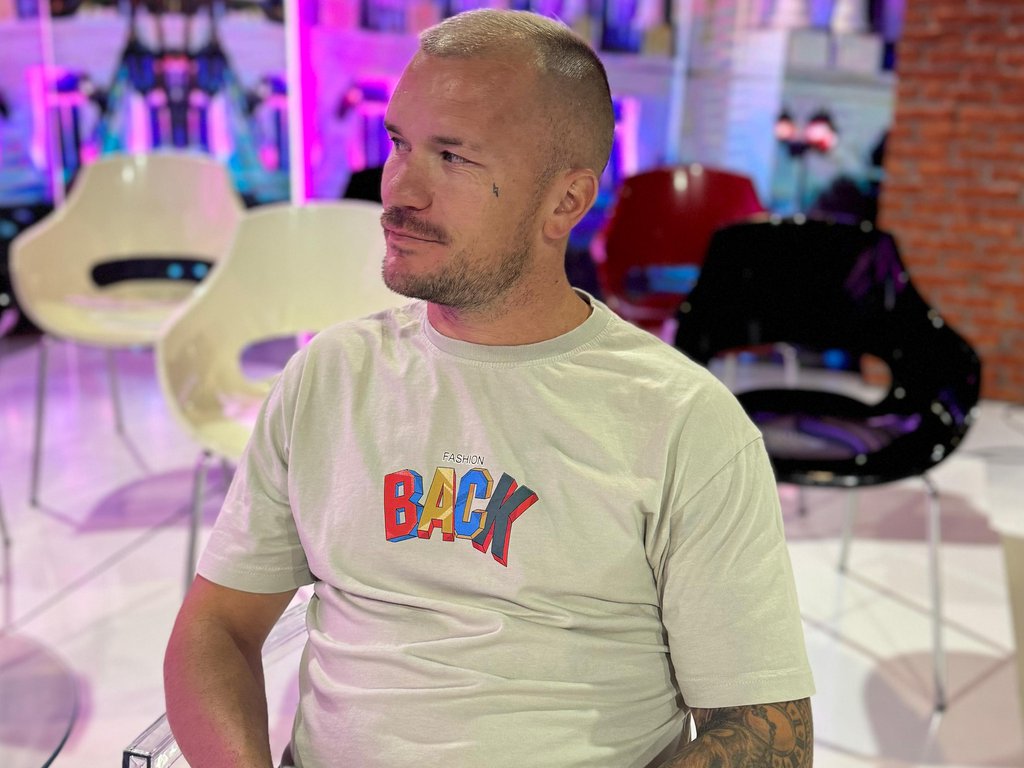 ŠOK! MUNJEZ IMA NOVU DEVOJKU?! Ne razdvaja se od misteriozne plavuše, svi se pitaju samo jedno! (FOTO)