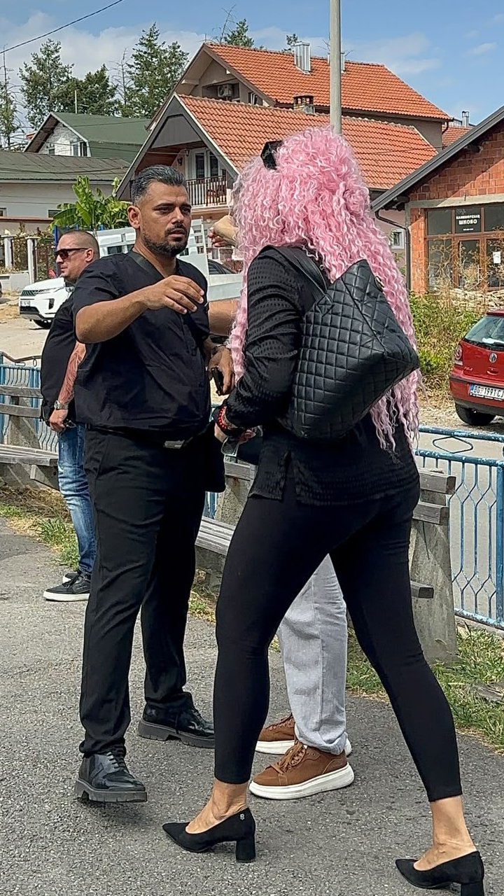 Bora Santana potpuno utučen: Bivši učesnik Elite 9 slomljen pred sahranu svog oca Dragana (FOTO)