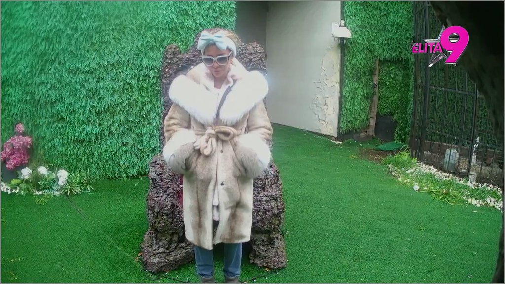 JA ĆU NJEGA UVEK VOLETI! Aneli se rasula u komade, plače i jeca na sav glas zbog Asmina! Spomenula i Staniju! (VIDEO)