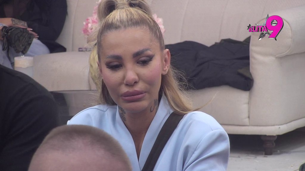 Treba da se zahvali Bogu što sam je prihvatio: Luka zaurlao iz petnih žila na Aneli i isponižavao je pred svima, ona grca u suzama! (VIDEO)