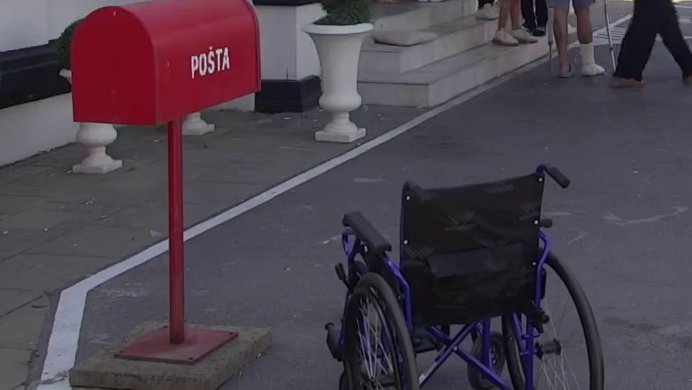 U Elitu stigla invalidska kolica za Filipa Cara! Veliki šef poslao važno pismo, muk u Beloj kući (VIDEO)