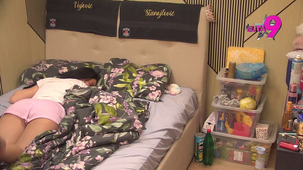 Od nežnosti do vrele igre: Luka i Anita zapalili atmosferu, potezi koji ostavljaju sve bez daha (VIDEO)