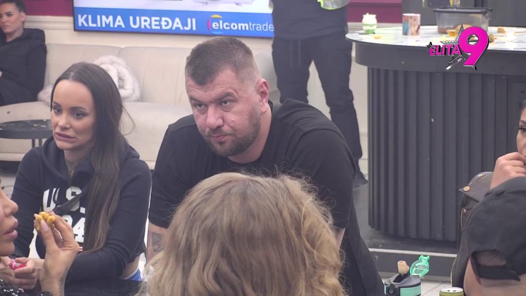 knedle! Jovana pevačica sa suzama u očima vratila Janjušu za sva poniženja, pa priznala: Bolesno sam te volela! (VIDEO)