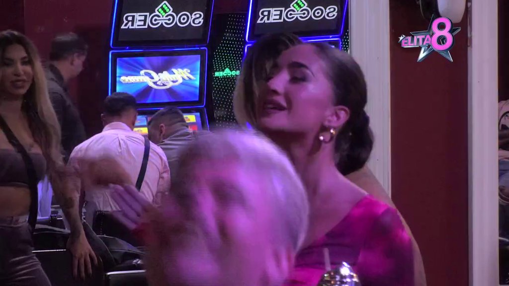 U totalnom delirijumu pesme! Anđela i Gastoz se rasuli u komade uz tekst OVE pesme, sve krije TAJNU PORUKU?! (VIDEO)
