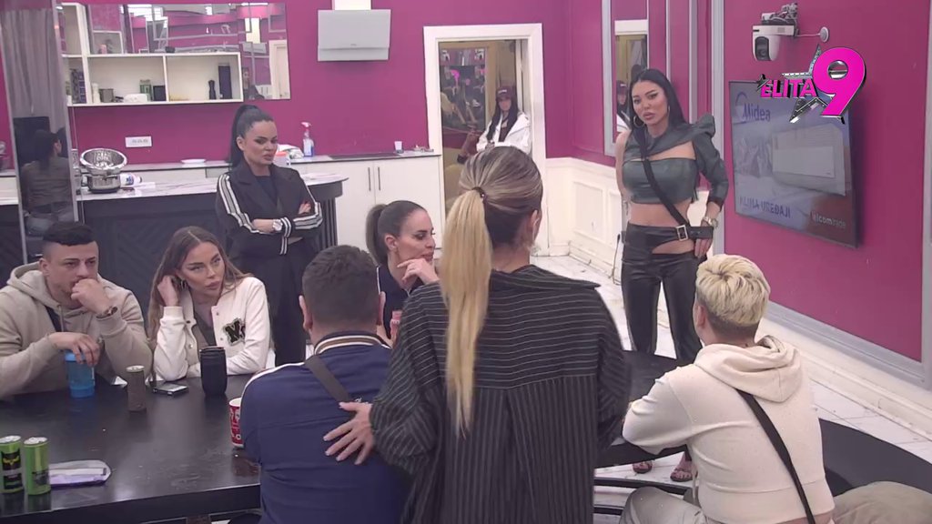 Skida se za 30 evra, jeftina je dr*ca! Maja sastavila sa zemljom Maju, pa joj zapretila SUDOM nakon saznanja o aferi sa Carem! Jovana ubacila u petu, pa nastavila da se poigrava sa Aneli, izbio HAOS! (VIDEO)