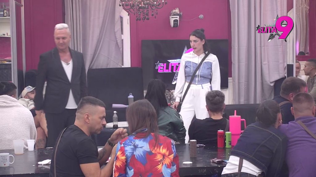 Preko ovoga neće preći tetki! Nerio žali što se prisetio starih uspomena, pa se osvnruo na Aneline reči za Ariu: Rekla je da je zaostala! (VIDEO)