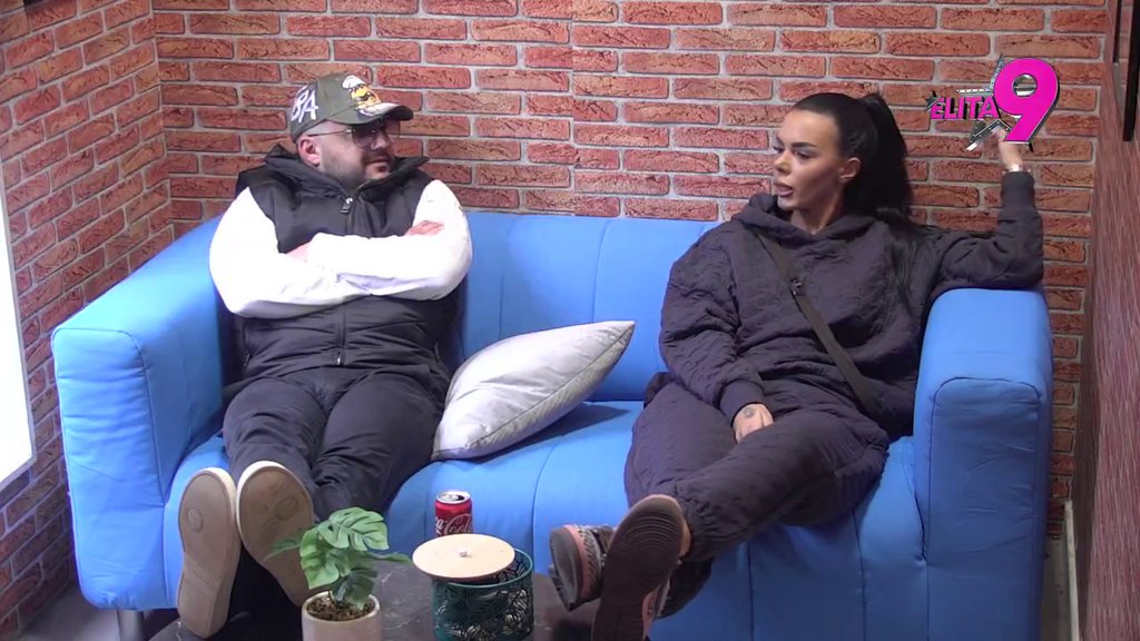 LINČOVALI SU GA, njegova mama me nije volela! Anita priznala sve o raskidu sa Anđelom, ovo je razlog RAZBIJANJA TELEFONA! (VIDEO)