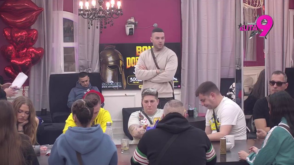 Ne štedi ni njega! Boginja vratila Asminu milo za drago, jer se umešao u njenu svađu s Majom (VIDEO)