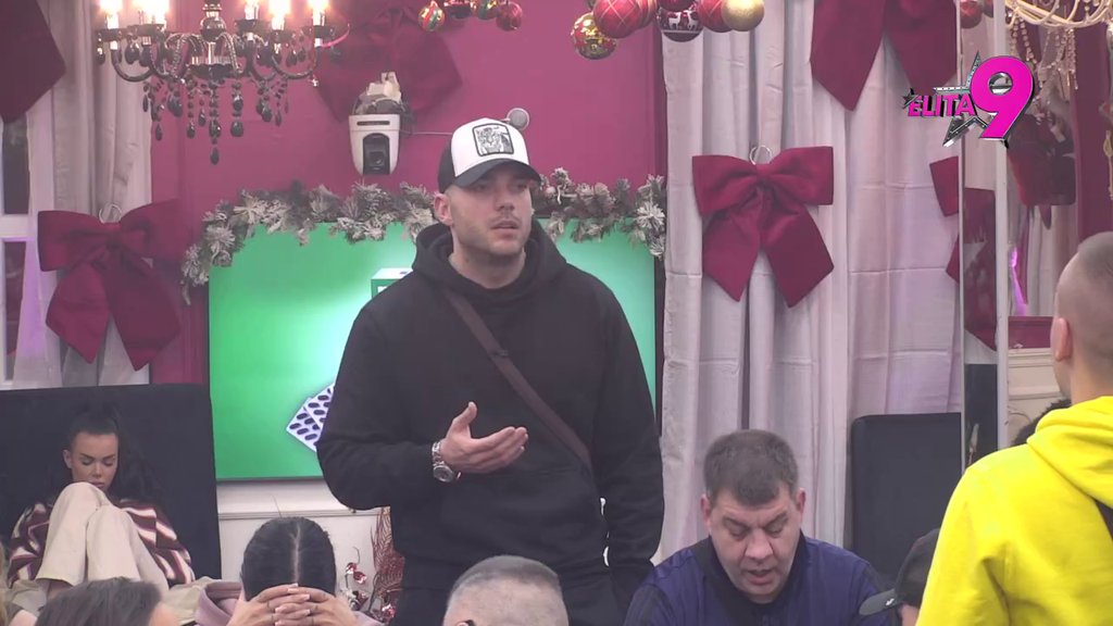 BRITKA SABLJA: Dača se naoštio, repetirao vređalicu u Anđelovom smeru, pa dobio njegov odgovor! (VIDEO)