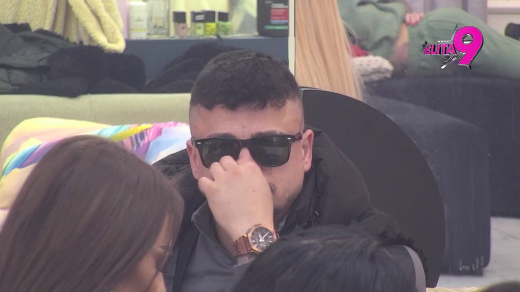 Zaostao si deset godina, treba da budeš šmeker i džentlmen, sve radiš DA BLATIŠ Aneli! Jakšićka urnisala Luku, Vujović POČEO DA SKAČE OD MUKE! (VIDEO)