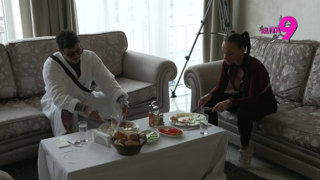 JEDVA DOČEKALA DA MU SE OBRATI: Teodora već zaboravila Bebicu, samo traži Filipovu pažnju (VIDEO)