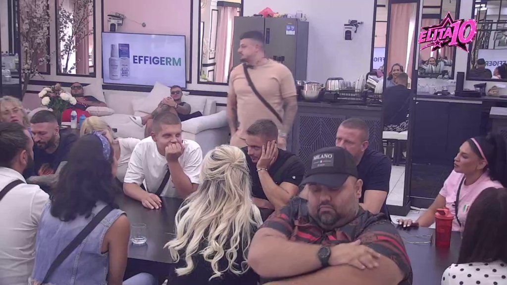 Laura raspalila rafalnu paljbu: Pokazala kakva aždaja može da bude za crnim stolom, pa Leona razvalila na komade! (VIDEO)