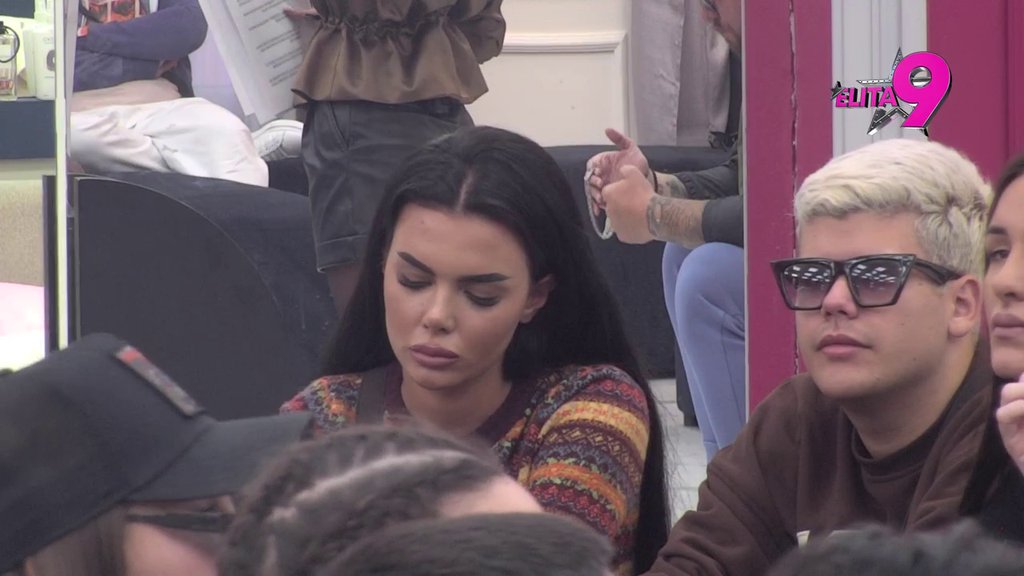 MORALIŠU MI GORE OD MENE: Maja žestoko podbola Anitu zbog tvrdnje da je bila intimna sa Đukićem, pa Mića skočio u odbranu Stanojlovićeve! (VIDEO)