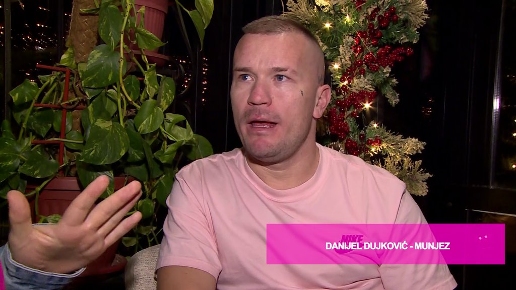 DOKAZ CRNO NA BELO: Munjez obelodanio TAJNU prepisku sa Teodorom, Bebici bi se slošilo da pročita sadržaj njihovih PORUKA! (FOTO+VIDEO)