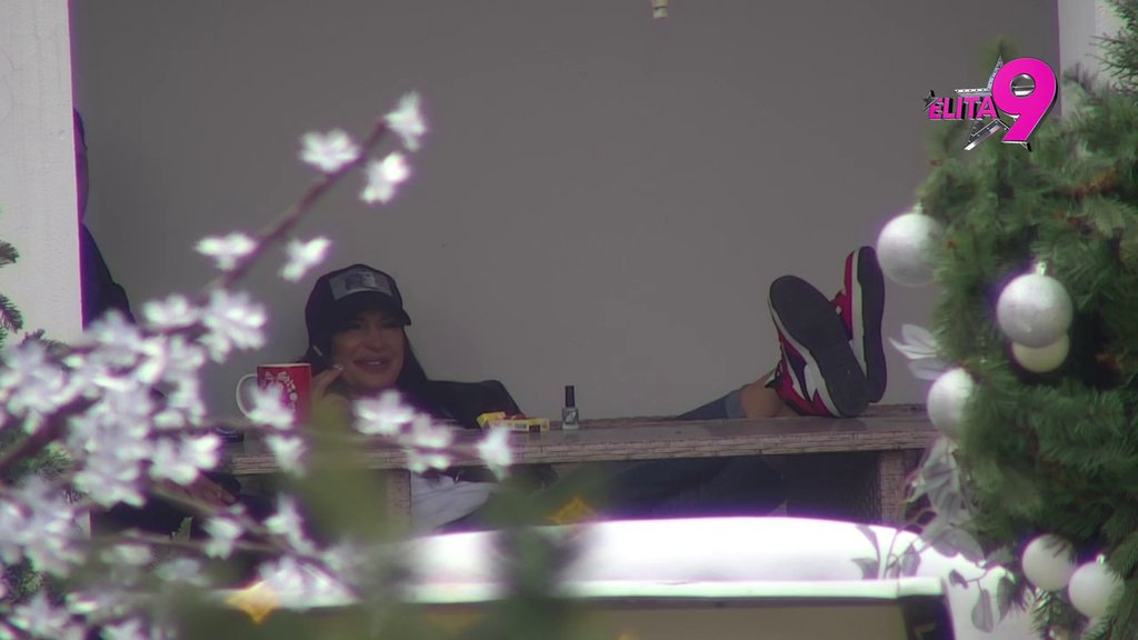 JEZIVE UVREDE! Advokatica i Jakšićka započele RAT DO ISTREBLJENJA, odzvanja dvorište od njihovih URLIKA! (VIDEO)