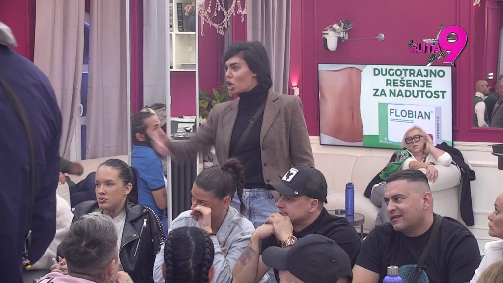 Haos u Beloj kući: Mini pala roletna, pa brutalno nagazila Aneli! Janjuš je dokrajčio argumentima, tenzija dostigla vrhunac! (VIDEO)