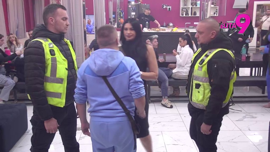 Jezivi muk! Kačavenda kroz suze zapretila Asminu, on priznao: Zbog ove krave su mnoge majke plakale (VIDEO)