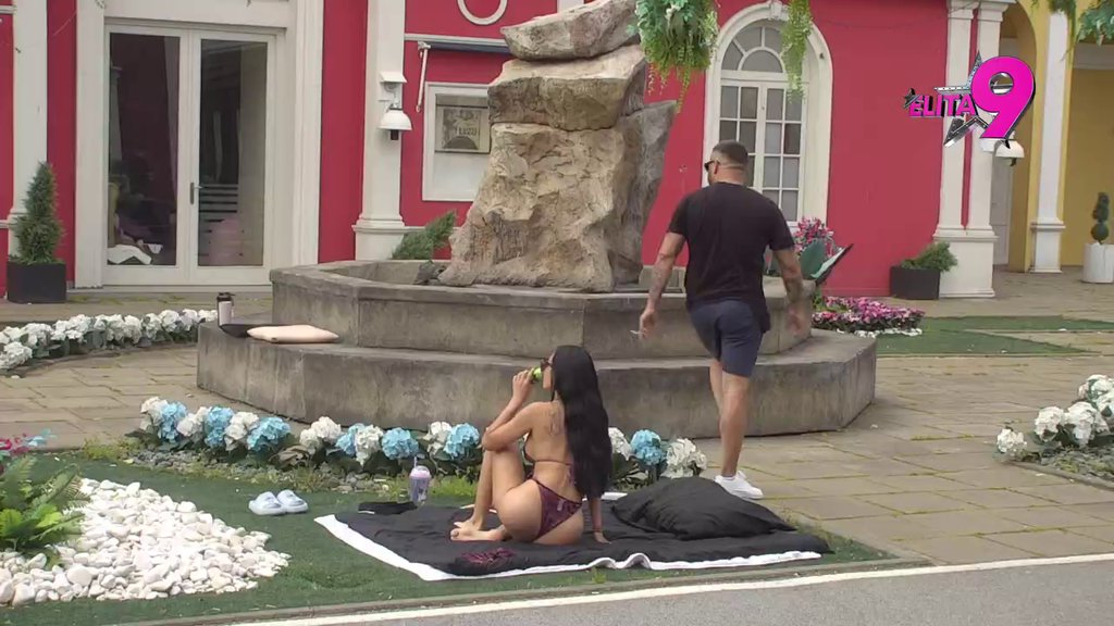 PRAVA RIBA NA SUVOM! Maja napokon pokazala NOVU SILIKONSKU ZADNJICU u punom sjaju! (VIDEO)