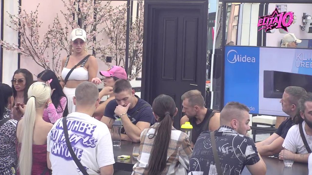 Polako sve isplivava na površinu! Glorija i Laura progovorile o sukobu i zašto su se blokirale na instagramu (VIDEO)
