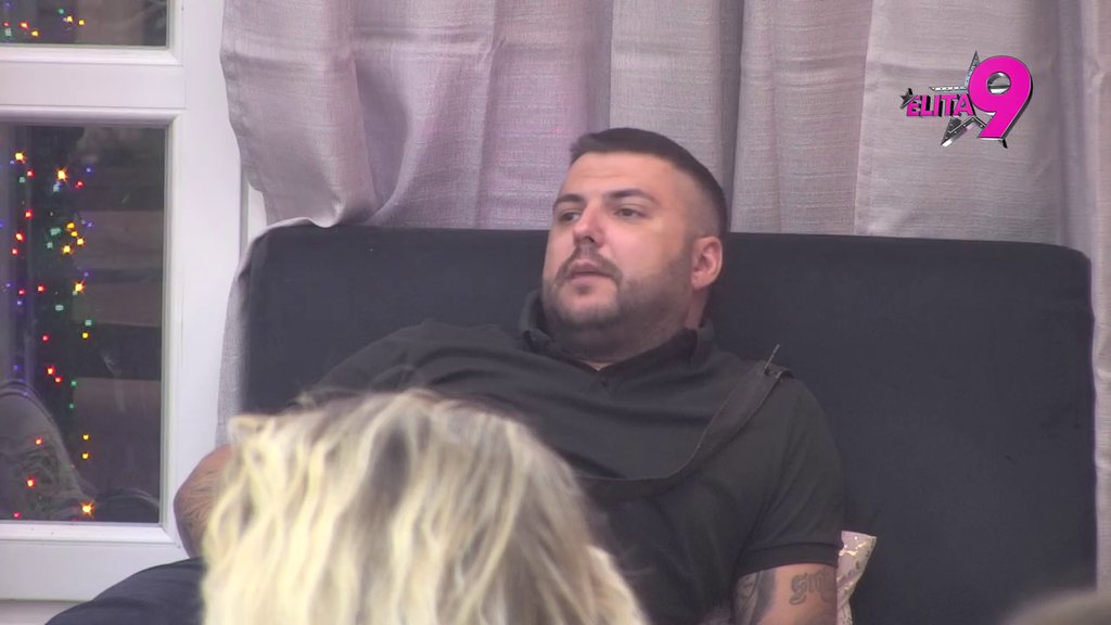 Brat ti nema kosu i obrve jer ga je sramota što si k*rva: Alibaba monstruzonostima doveo Staniju do suza, ovo će biti njegov kraj! (VIDEO)