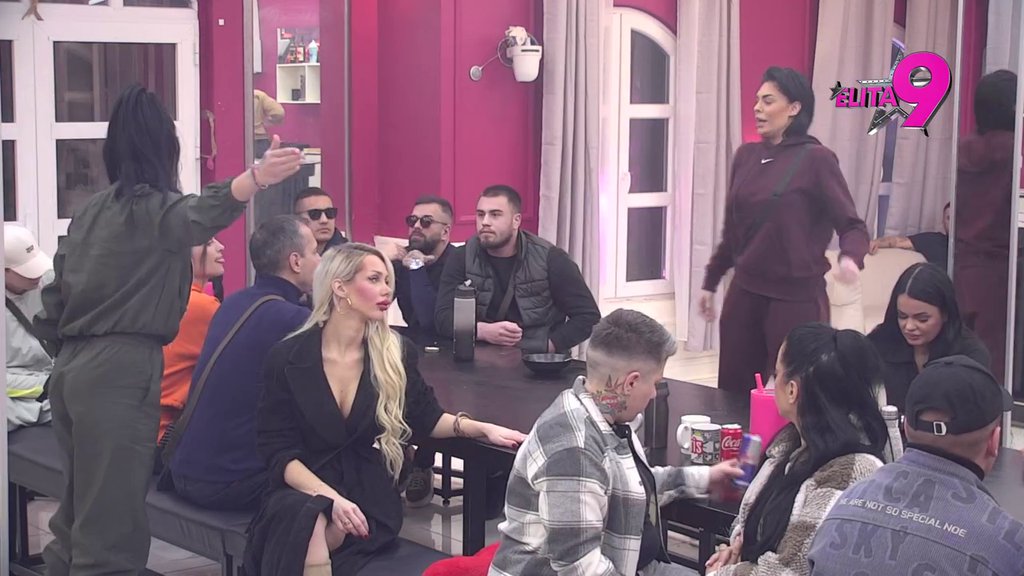 Raskrinkavanje kakvog nema! Anita otkrila da Mina krije od Viktora AFERU kroz privezak, Vrbaški podivljala: Rekla mi je da su Anđelo i Đedović U ŠEMI (VIDEO)